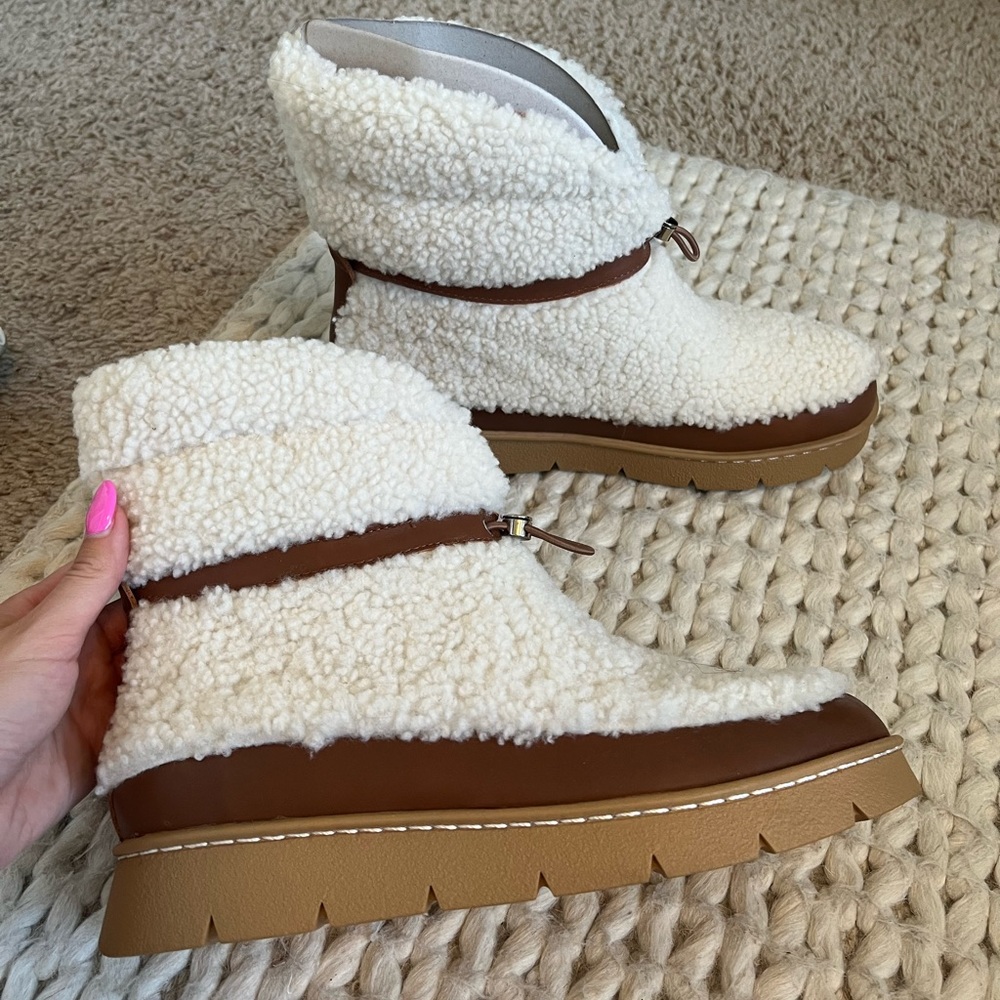 Marc Fisher LTD Women's Kamryn Shearling Booties